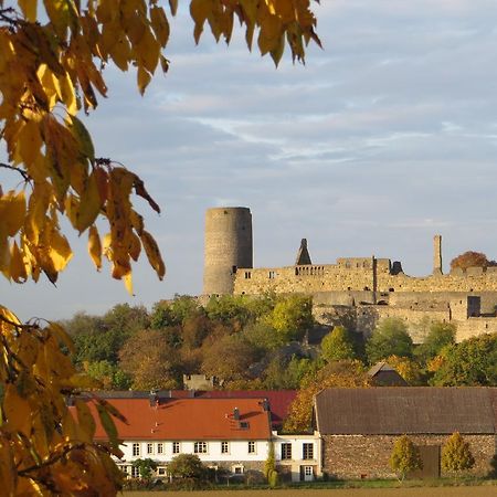 Burghotel Muenzenberg Екстериор снимка