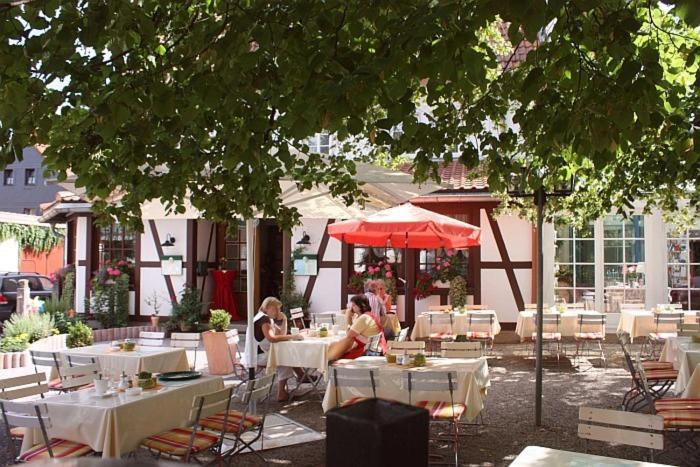 Burghotel Muenzenberg Екстериор снимка