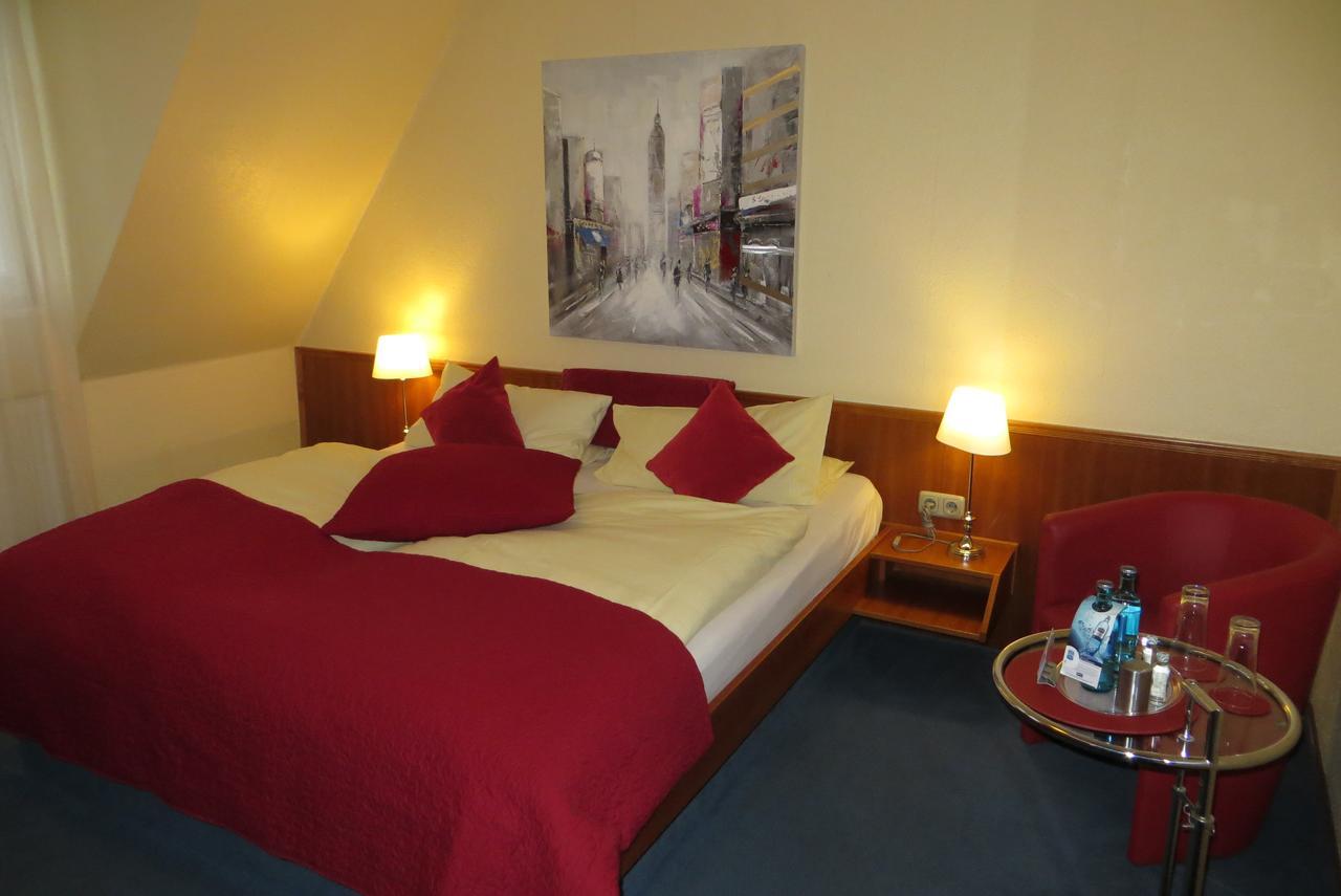 Burghotel Muenzenberg Екстериор снимка