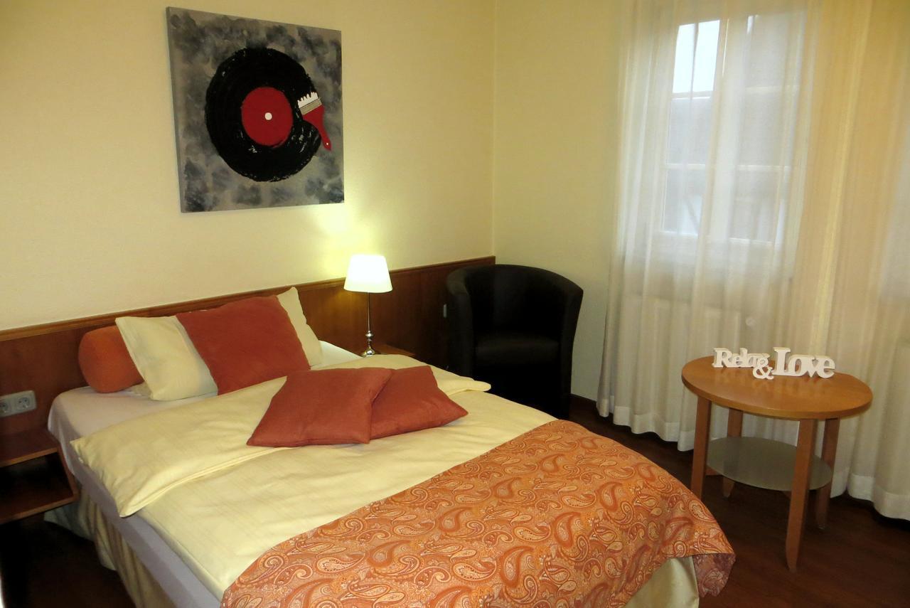 Burghotel Muenzenberg Екстериор снимка