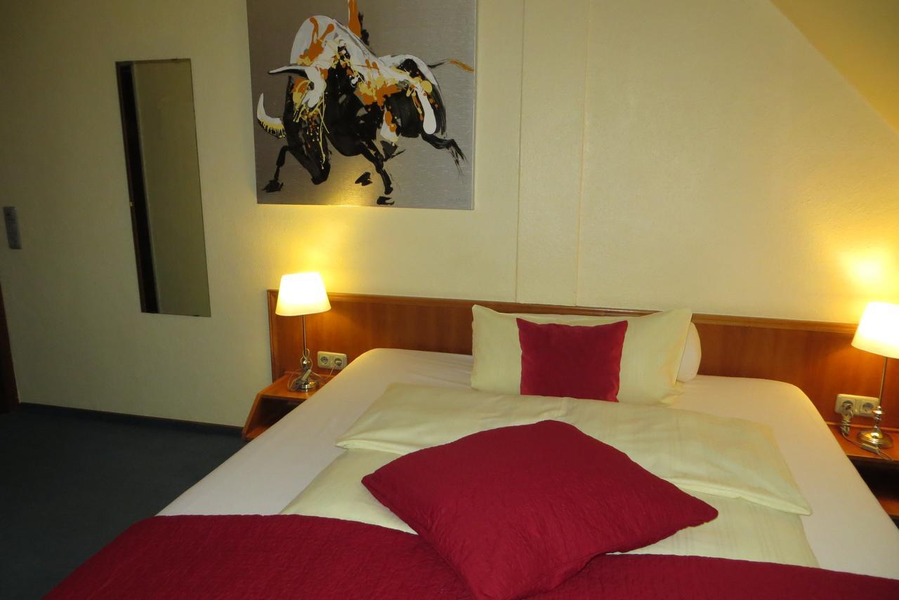 Burghotel Muenzenberg Екстериор снимка