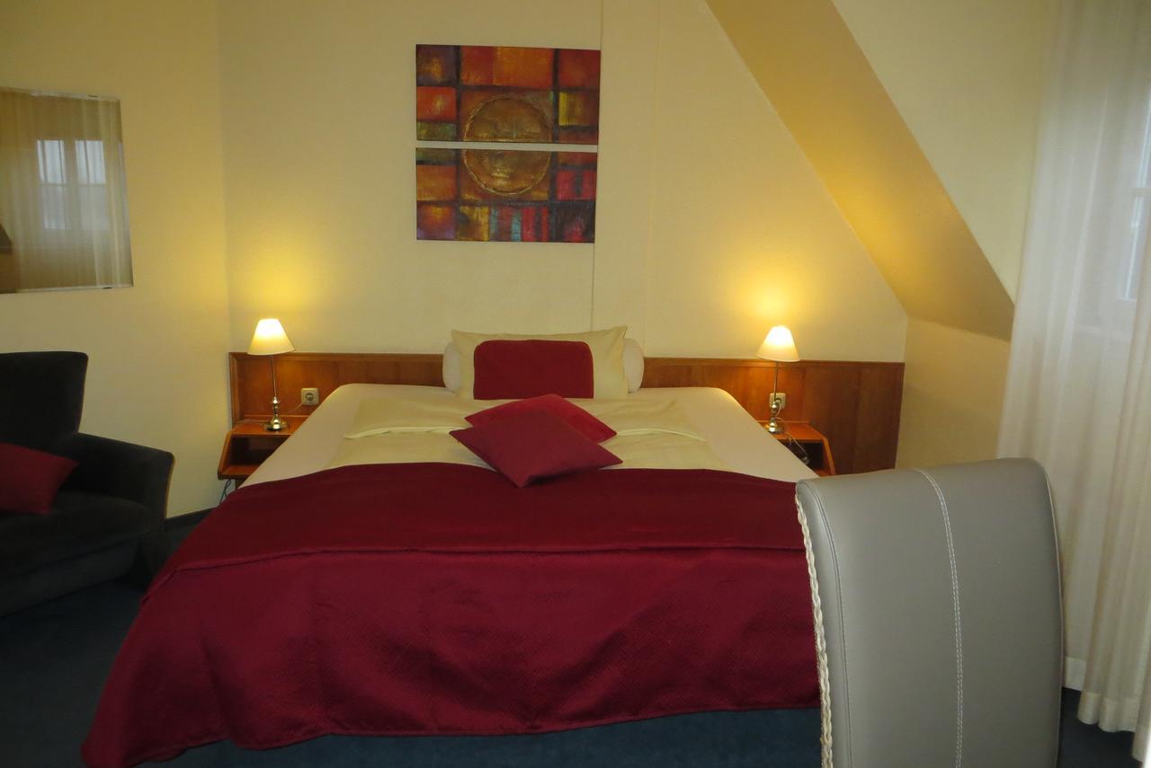 Burghotel Muenzenberg Екстериор снимка