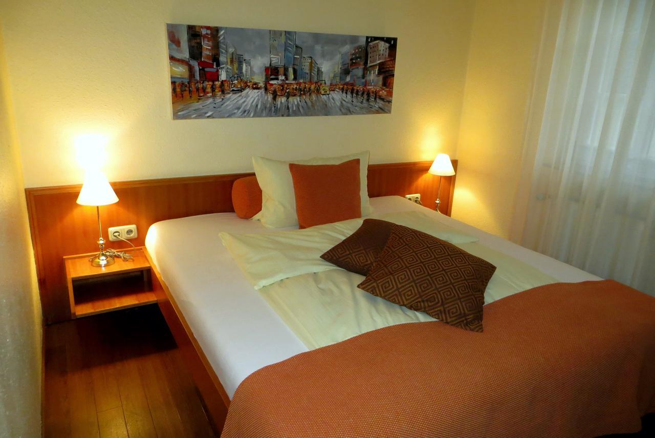 Burghotel Muenzenberg Екстериор снимка