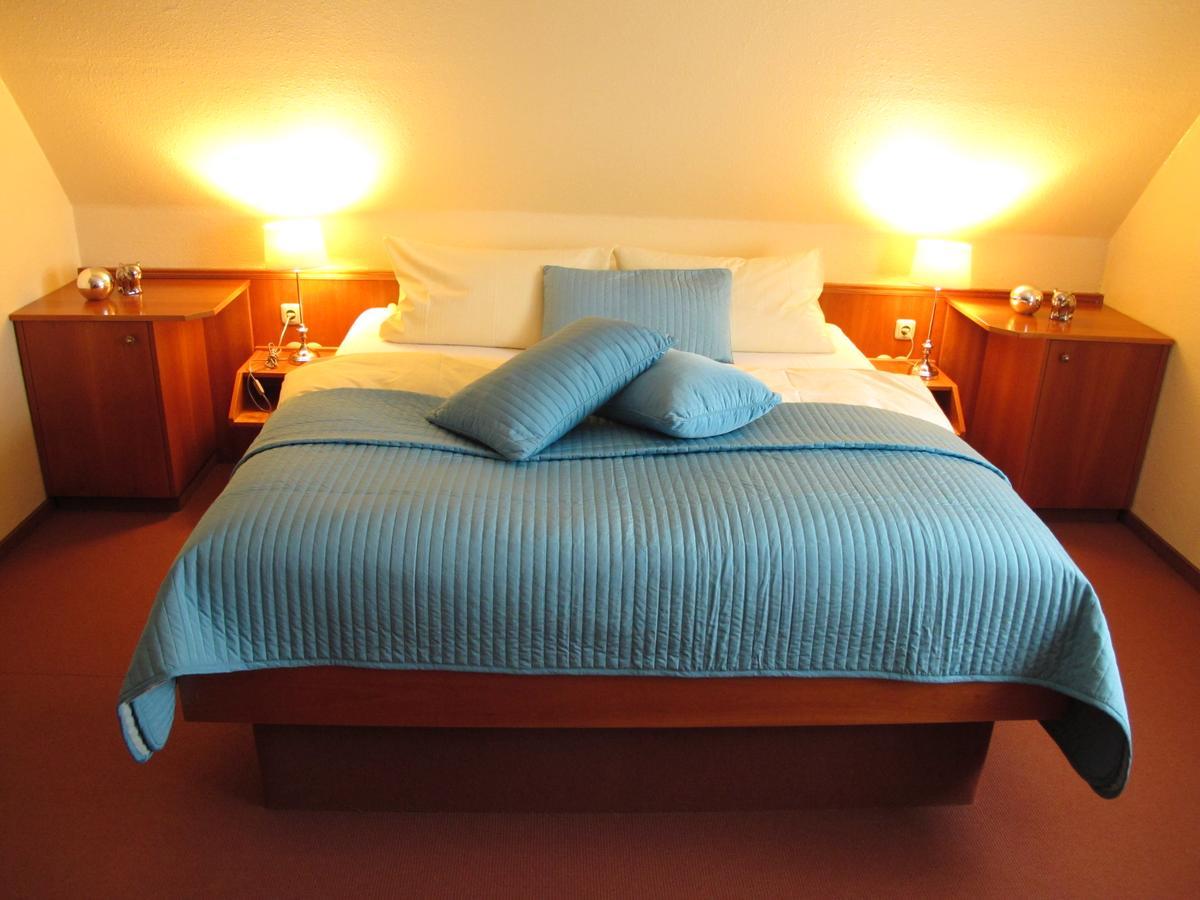 Burghotel Muenzenberg Екстериор снимка