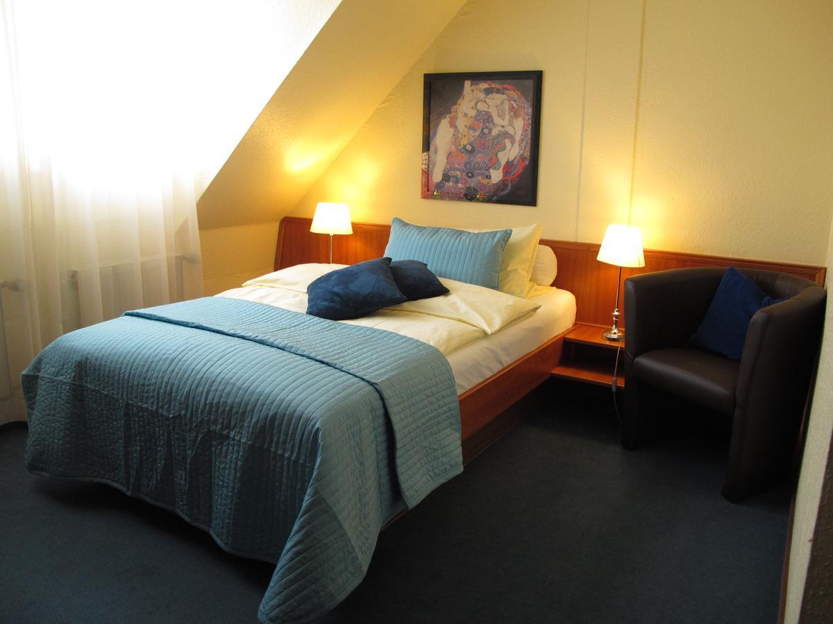 Burghotel Muenzenberg Екстериор снимка