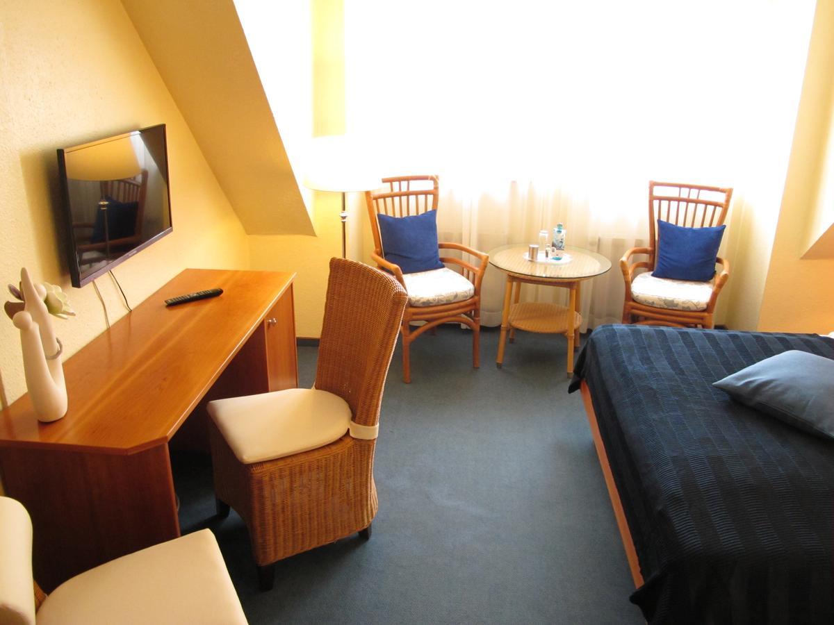 Burghotel Muenzenberg Екстериор снимка
