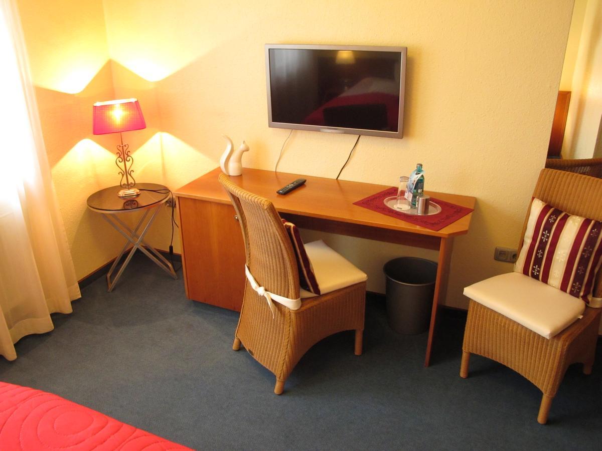 Burghotel Muenzenberg Екстериор снимка