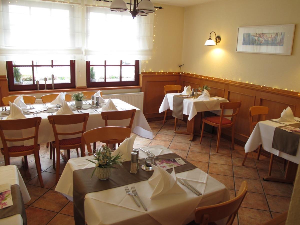 Burghotel Muenzenberg Екстериор снимка