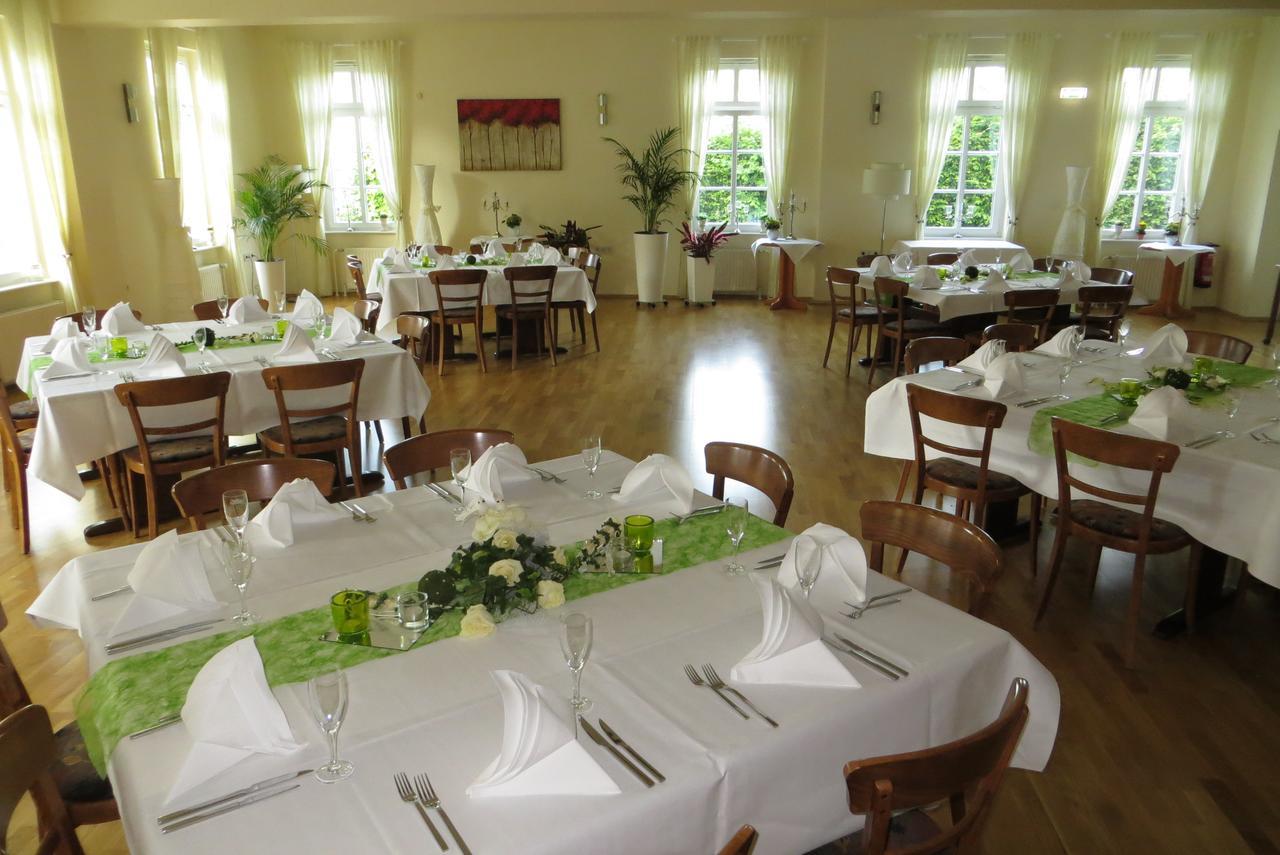 Burghotel Muenzenberg Екстериор снимка