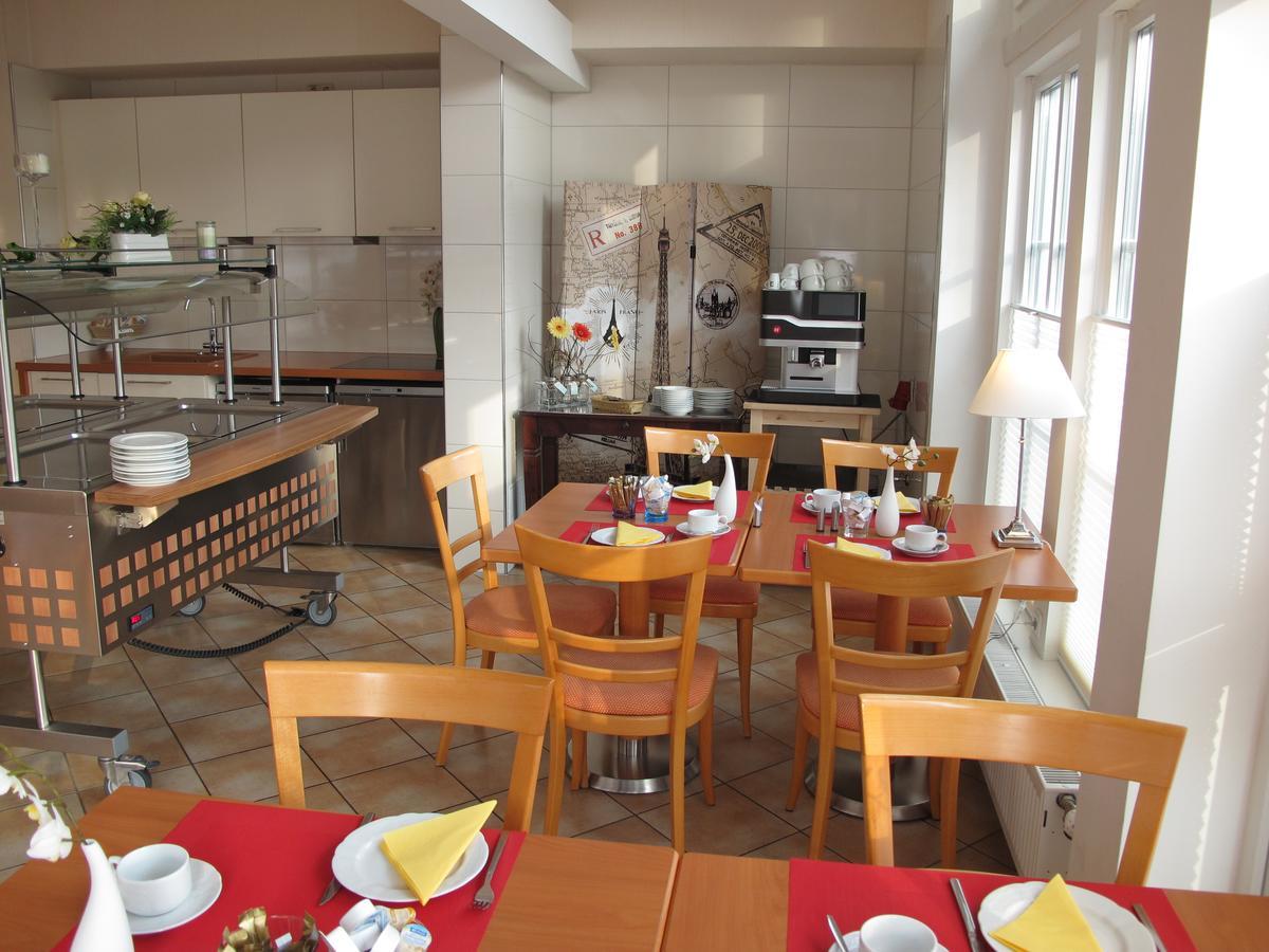 Burghotel Muenzenberg Екстериор снимка