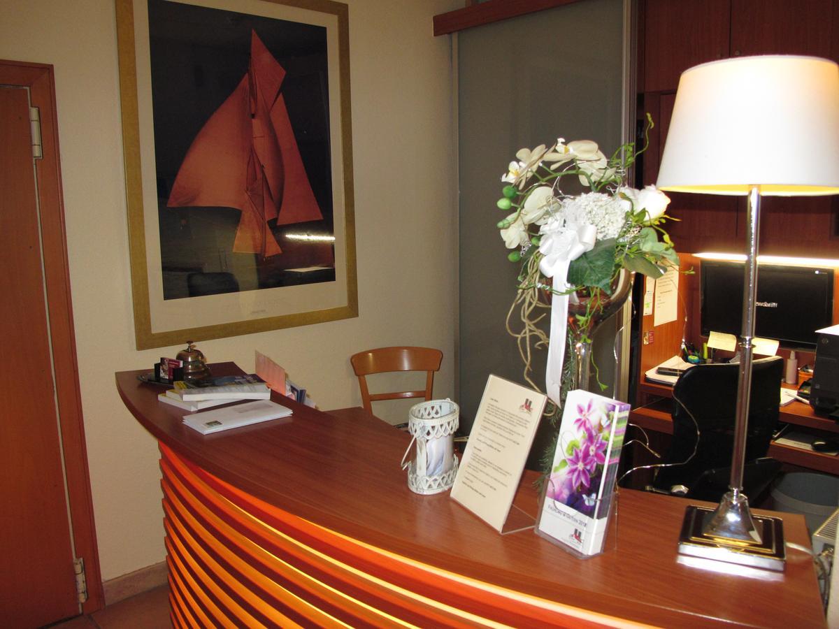 Burghotel Muenzenberg Екстериор снимка