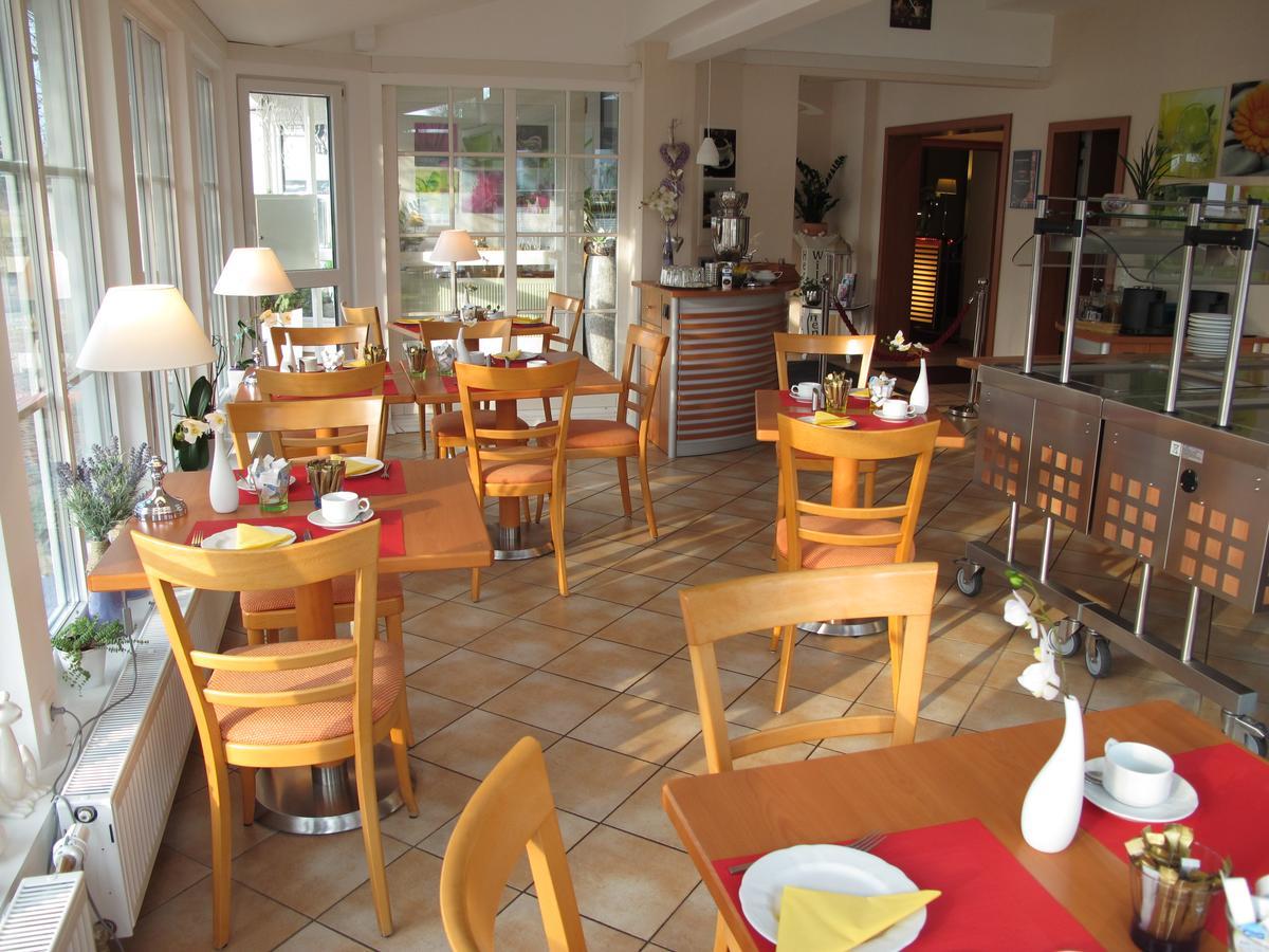 Burghotel Muenzenberg Екстериор снимка